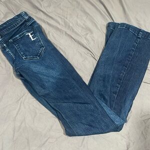“E” jeans